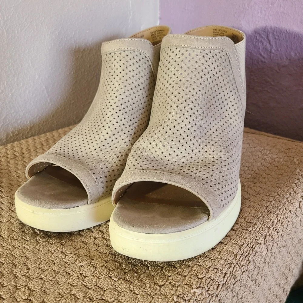 Sonoma Goods For Life Wedge Sandals Women 8.5 Perforated Peep Toe Slingback